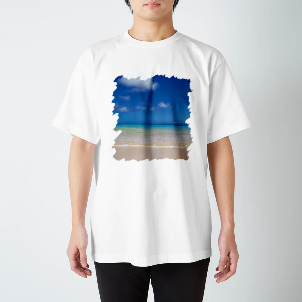 南ぬ楽園「ぱいぬらくえん」のニシ浜から望む Regular Fit T-Shirt