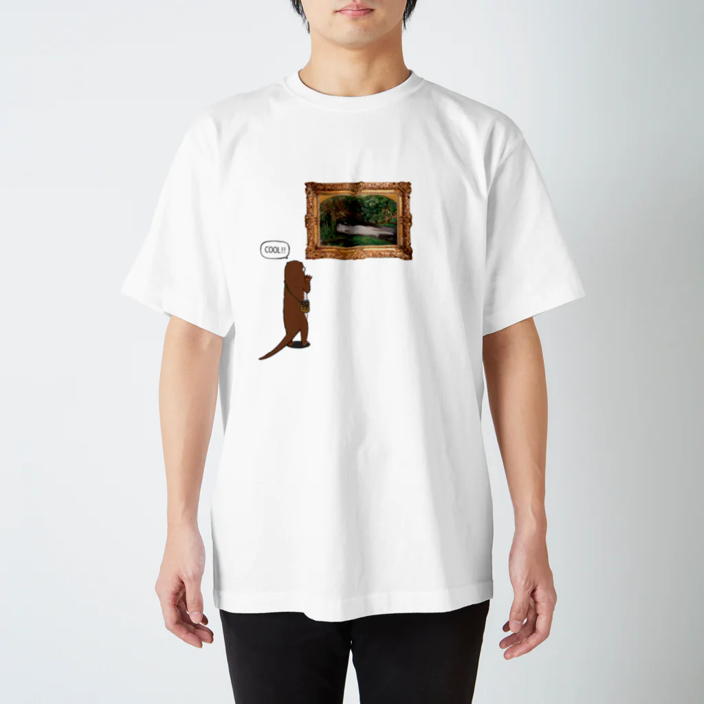 ぎんぺーのしっぽの絵画鑑賞するカワウソ Regular Fit T-Shirt
