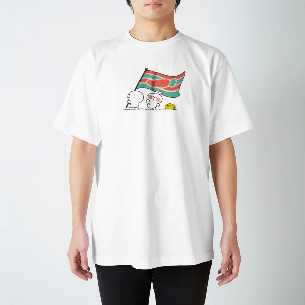 AKIRAMBOWのSpoiled Rabbit Carrot flag / あまえんぼうさちゃん にんじんフラッグ スタンダードTシャツ