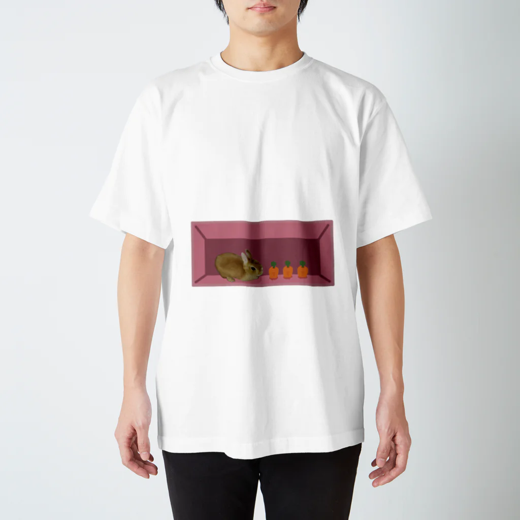 『卯のえほん』   〜えほんカフェ「うさぎの絵本」のオンラインショップ〜のおなかに暮らすうさ Ⅲ Regular Fit T-Shirt