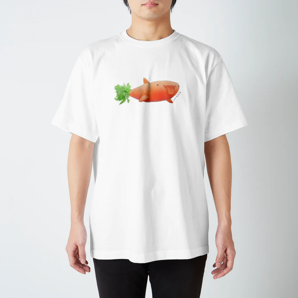 おやさい妖精さんの お店🌱のニンジンベェ Ｔシャツ（文字無し） Regular Fit T-Shirt