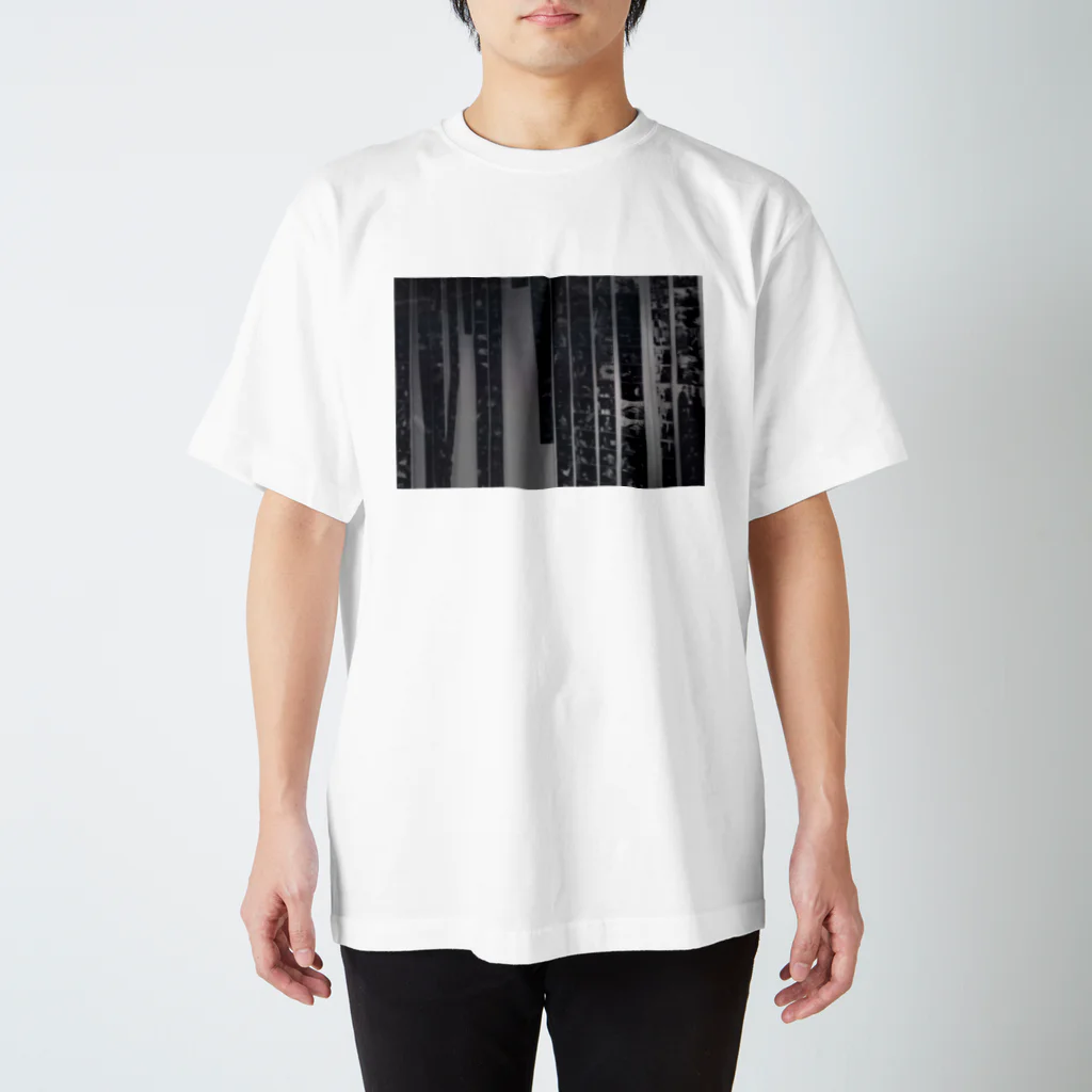 yepstefanieのFILM Regular Fit T-Shirt