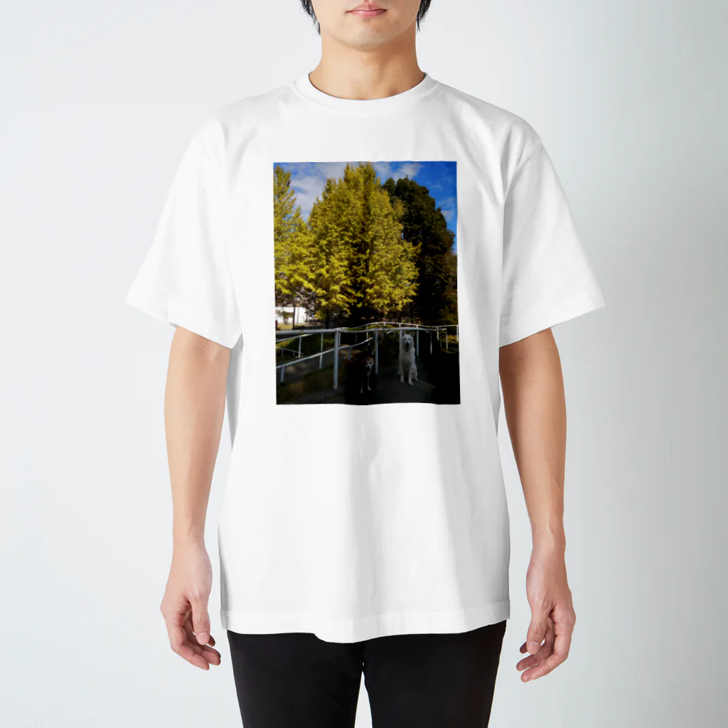 ya-ponの秋の犬 Regular Fit T-Shirt