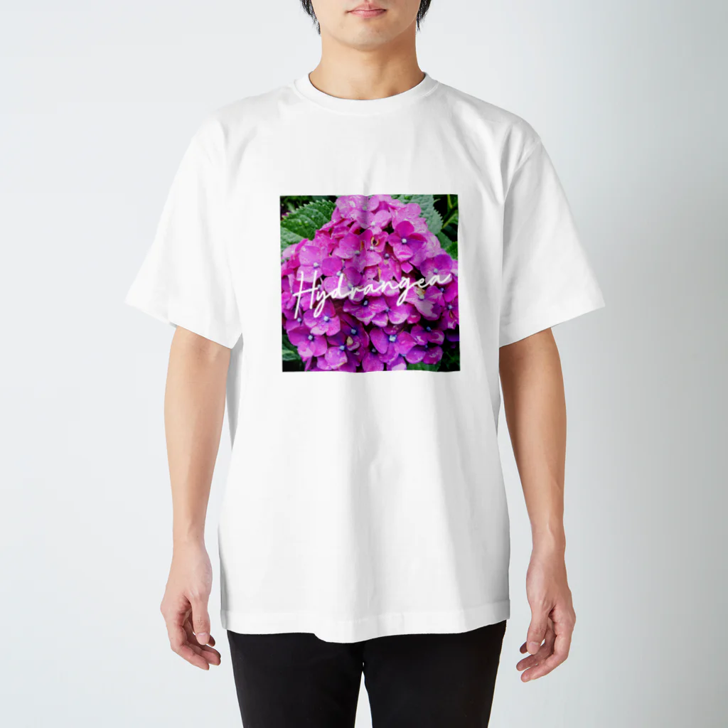 雨上がりのチョコレートの梅雨の日の紫陽花 Regular Fit T-Shirt