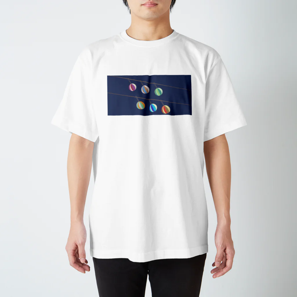 ピンクノヒヨ子の水玉飾り スタンダードTシャツ