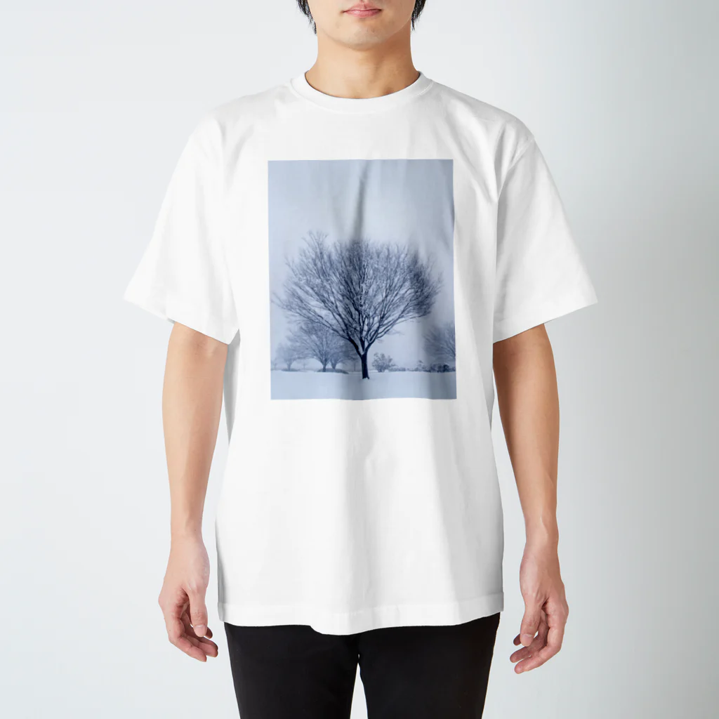 suparnaの冬の木 Regular Fit T-Shirt