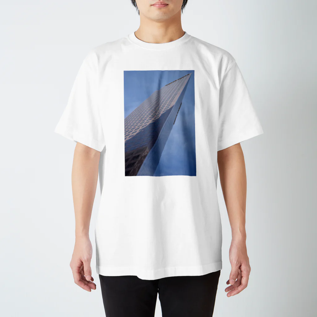 チルTショップの摩天楼 Regular Fit T-Shirt