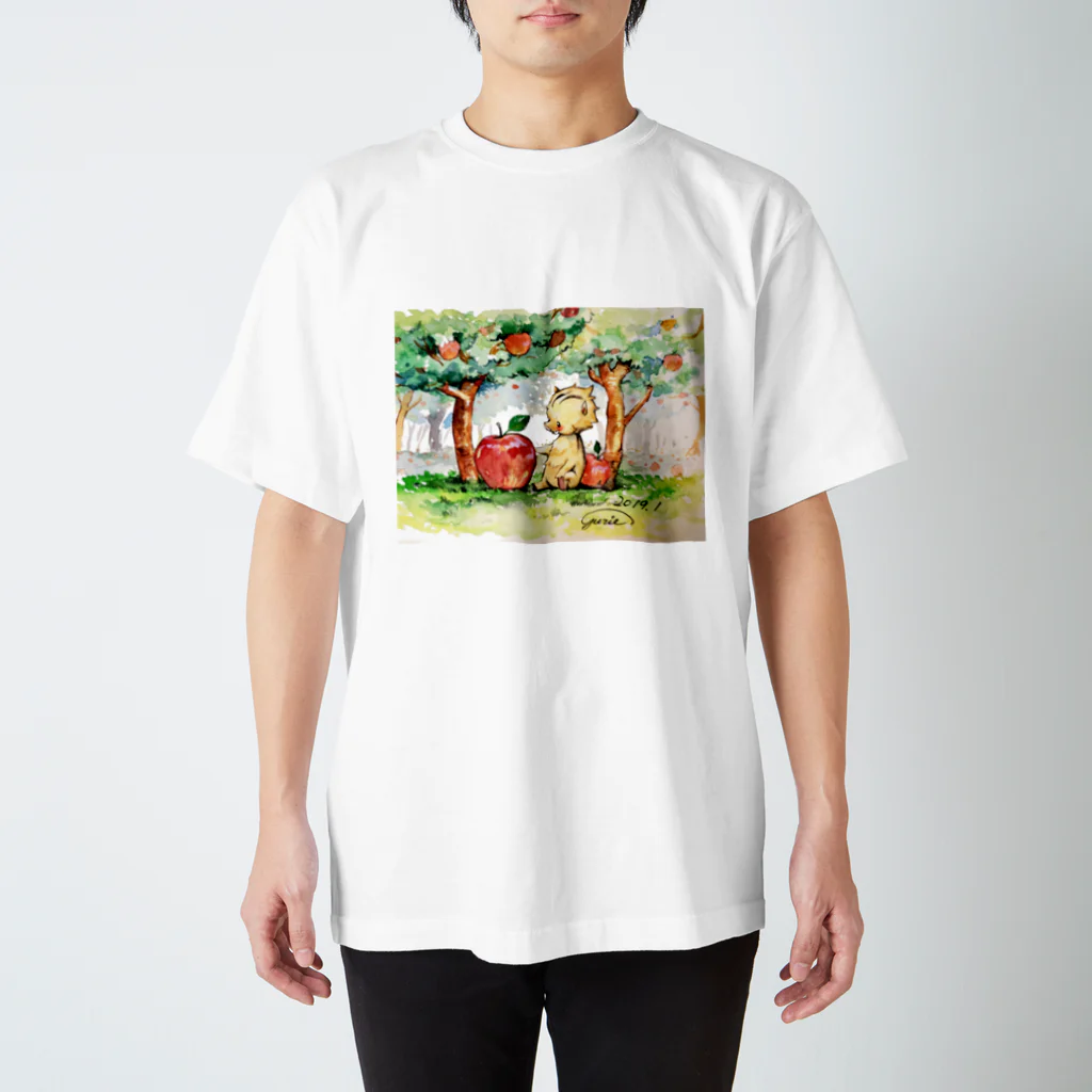 水彩イラストグッズのいのししとリンゴ Regular Fit T-Shirt