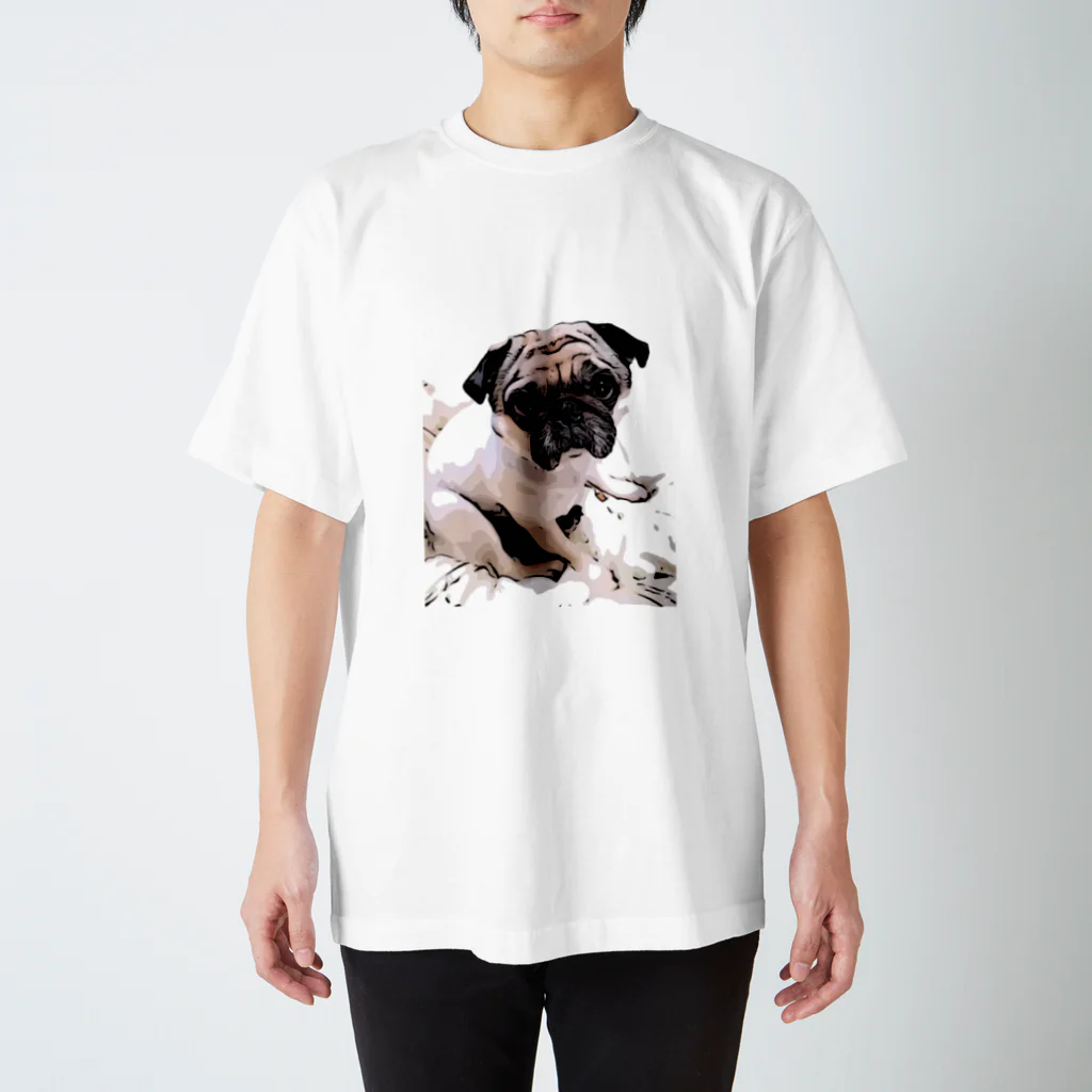 サウナ&猫&犬グッズ♨️🐕🐈の見つめるパグTシャツ スタンダードTシャツ