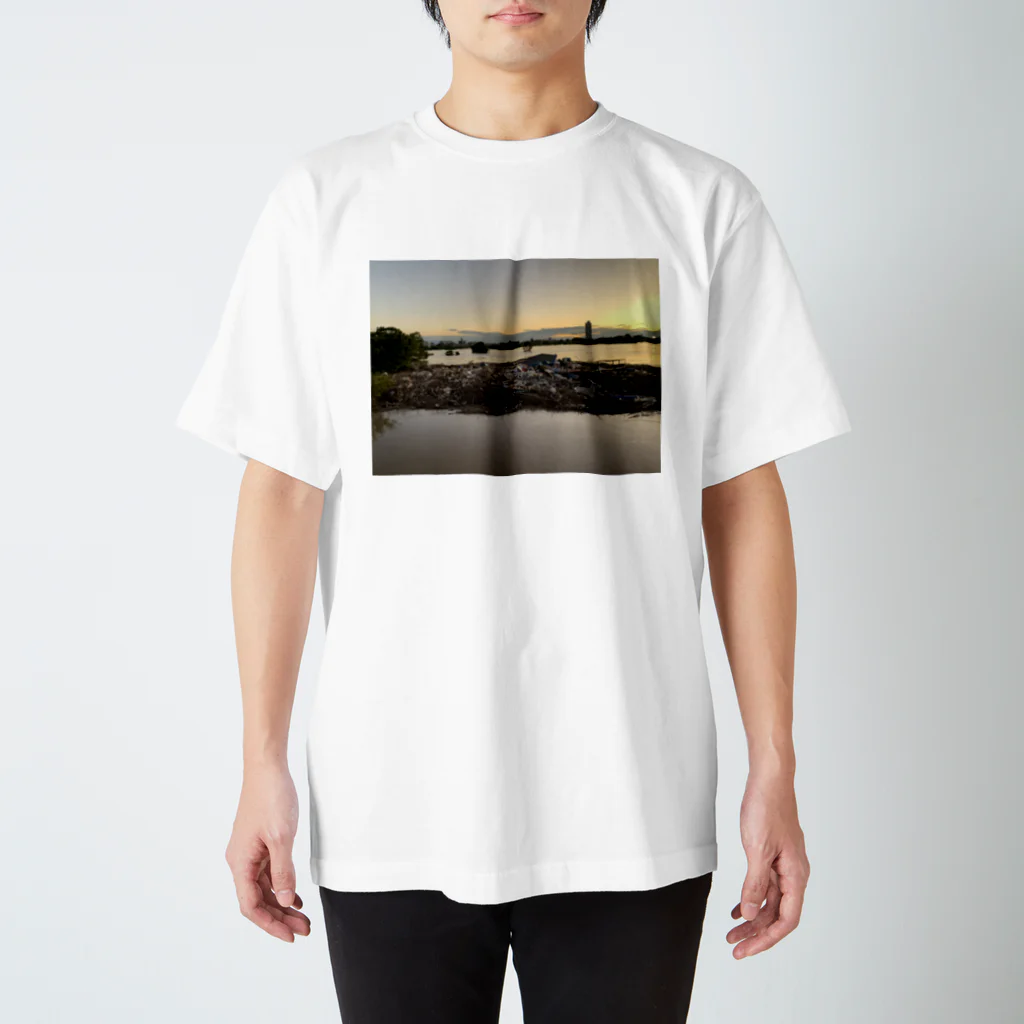 tmkの荒川のゴミ Regular Fit T-Shirt