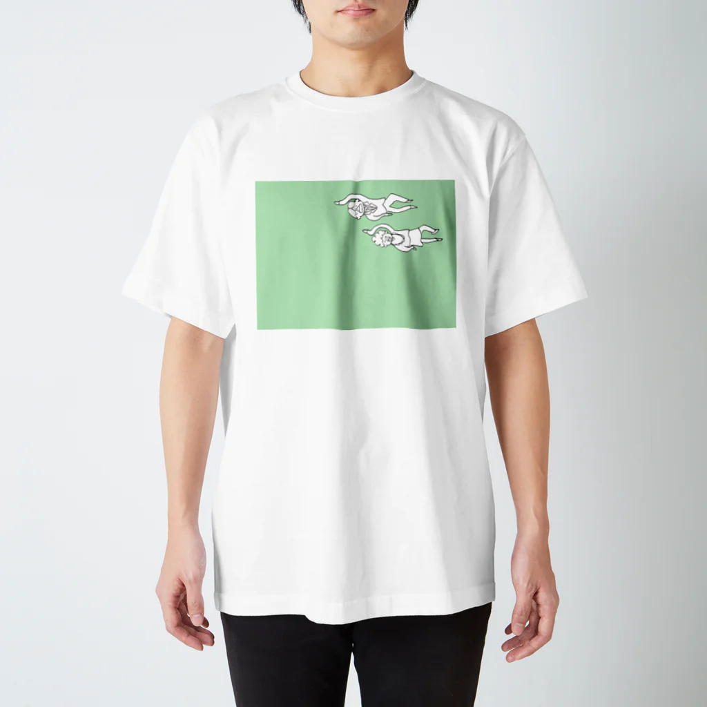 イシハラタツヤのある夫婦の日常3。 Regular Fit T-Shirt