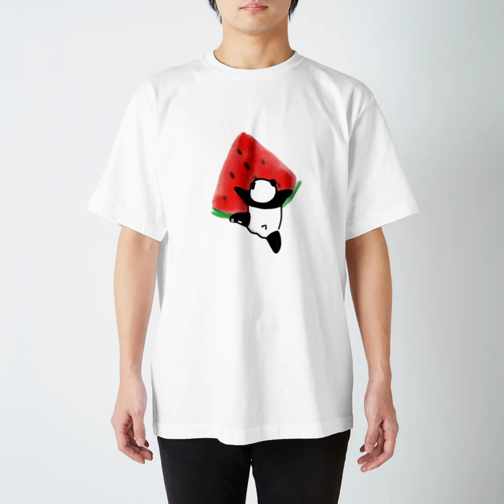 fuuu!のスイカによじのぼってくるパンダ🍉🐼 Regular Fit T-Shirt