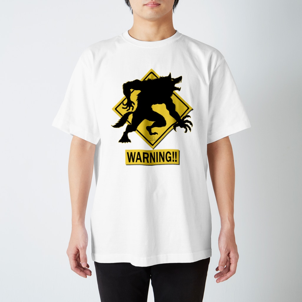 七海ルシアのドラゴンショップの狼男にご用心！標識風アート英語版 Regular Fit T-Shirt