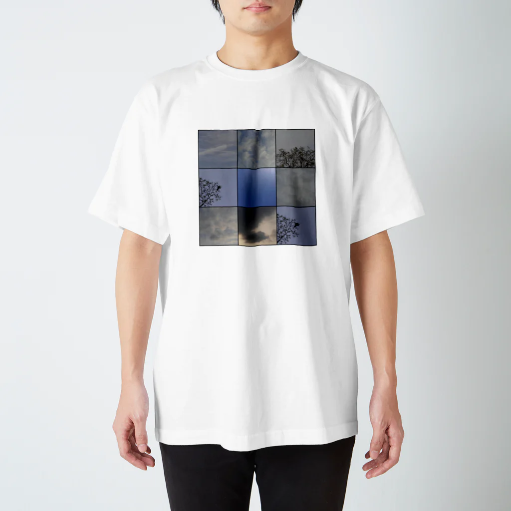 無限の自由の空と恐竜　バージョン０ Regular Fit T-Shirt