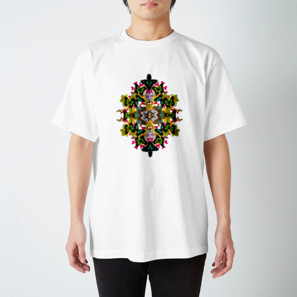 oh_designplugの蝶々とお花 Regular Fit T-Shirt