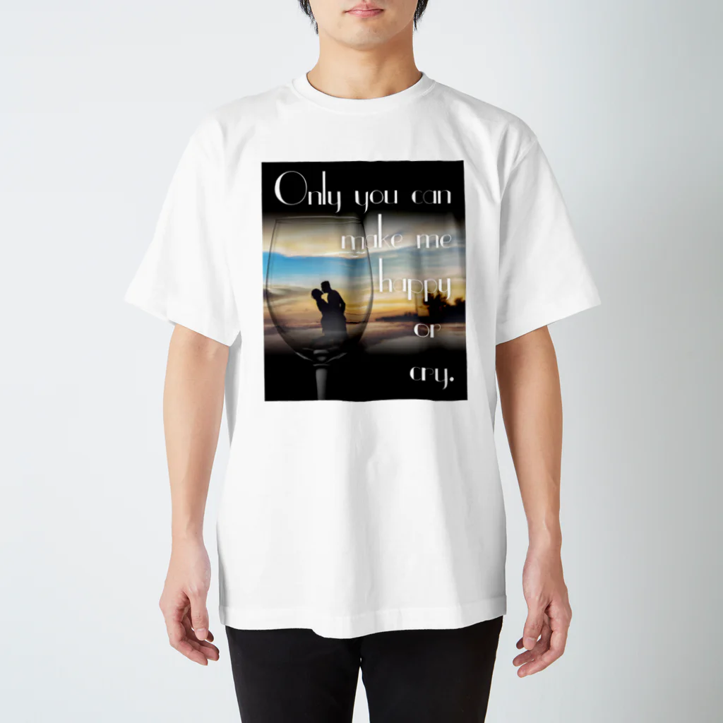 Mr.Rightのワイングラスに映るロマンチックなカップルたち「Only you can make me happy or cry.」 Regular Fit T-Shirt