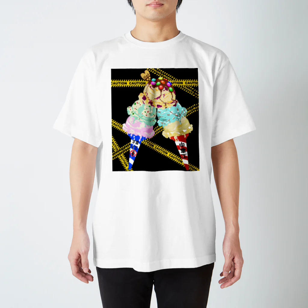 aya6timesの三角コーンアイス　黒 Regular Fit T-Shirt