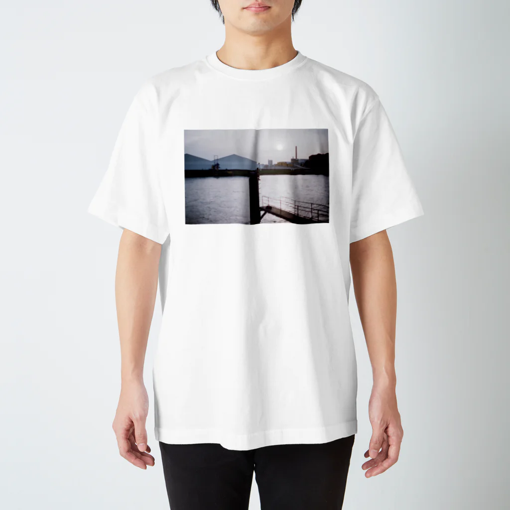 mina inoのRhein 1 Regular Fit T-Shirt