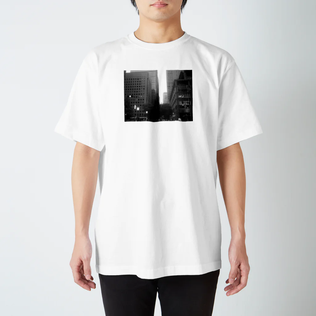 Sakura-mの丸の内 Regular Fit T-Shirt