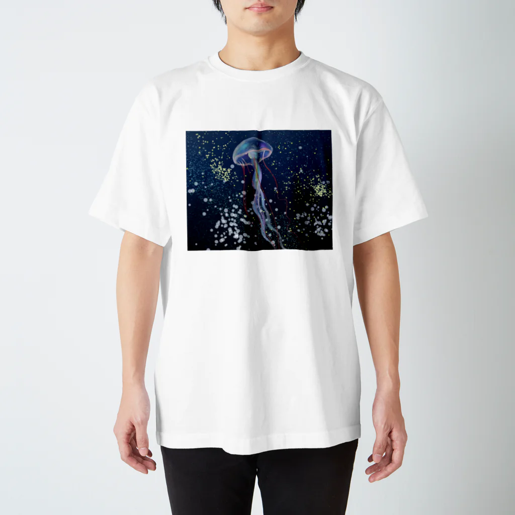 ツキシルベのクラゲシアが生息する海 Regular Fit T-Shirt
