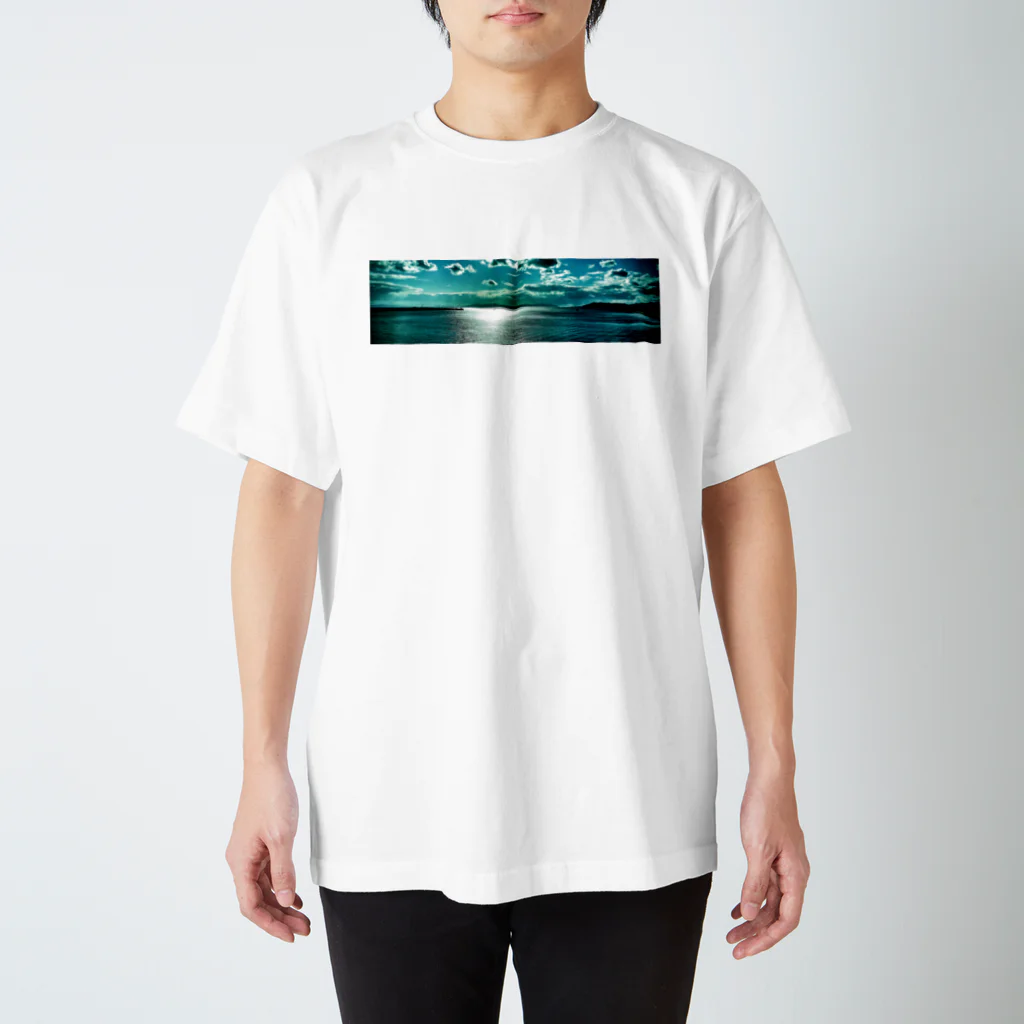 日本風景と自然風景の海と空 Regular Fit T-Shirt