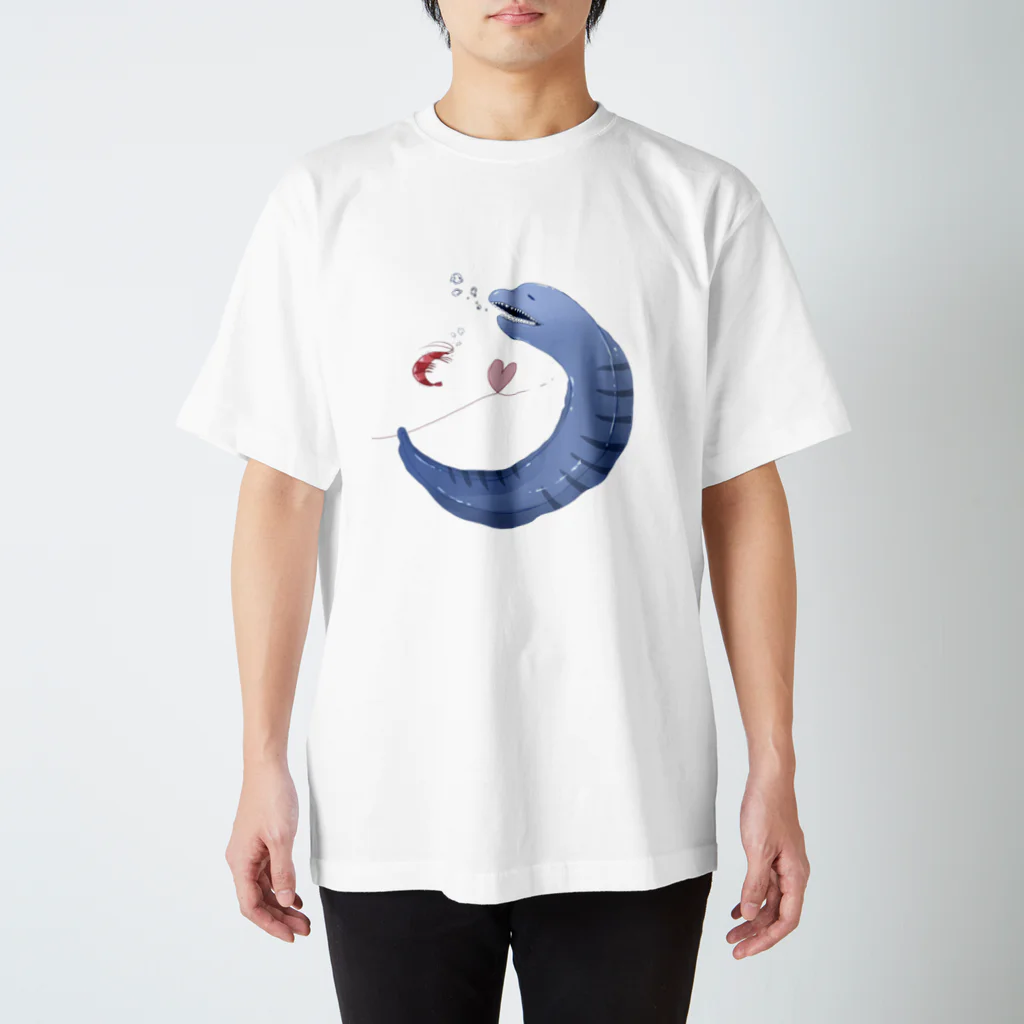 しょっぷのウツボと小エビ Regular Fit T-Shirt