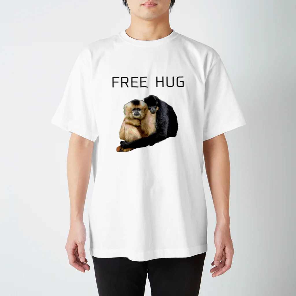 chichi1123のFreeHug おさる Regular Fit T-Shirt