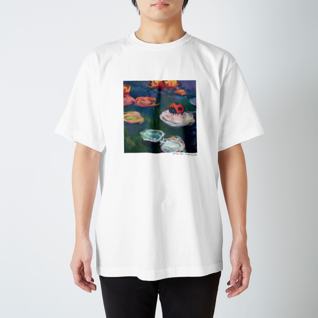 ノザキ-Nozakiの名画を楽しむてんとう虫〜水面の絵画〜 Regular Fit T-Shirt