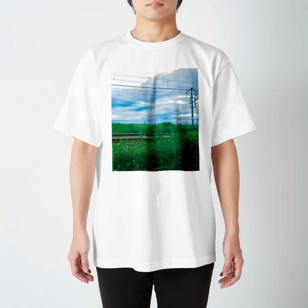 takumi_yaのレールと空と電柱 スタンダードTシャツ