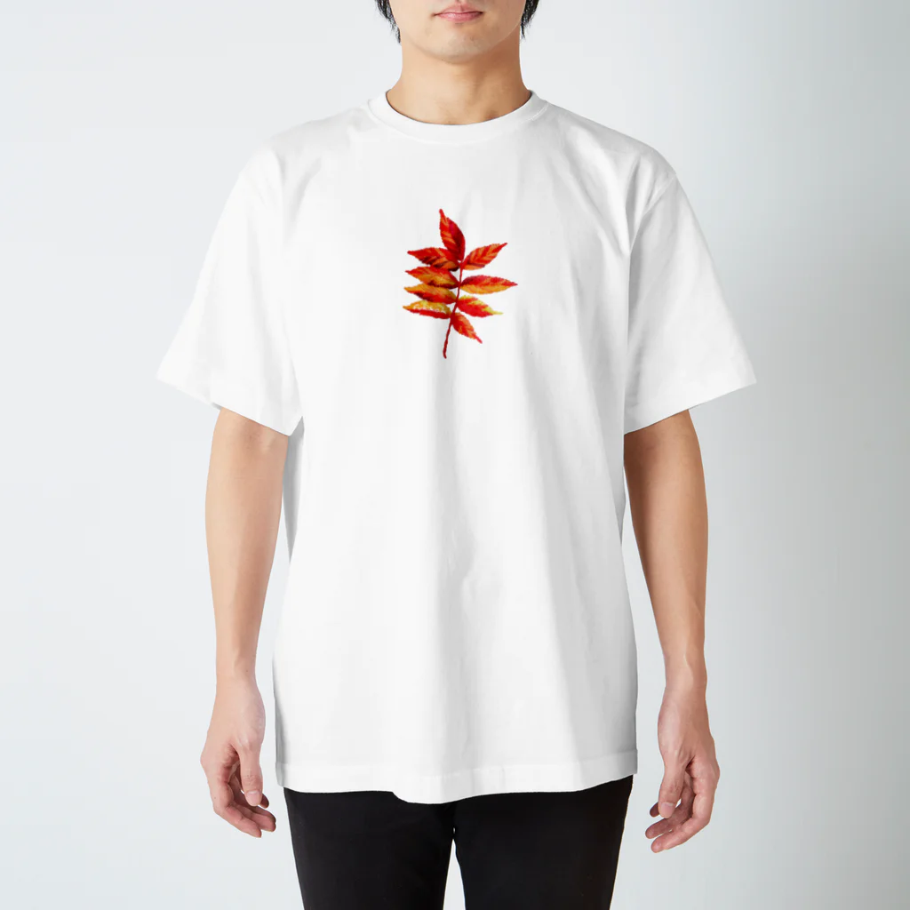 kazefukikoのナナカマド　手刺繍風 Regular Fit T-Shirt