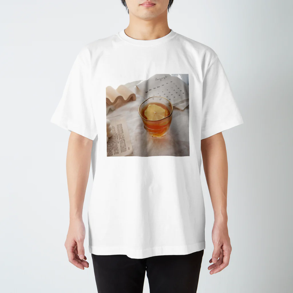 Tan.candle韓国キャンドルのCandlecafe Regular Fit T-Shirt