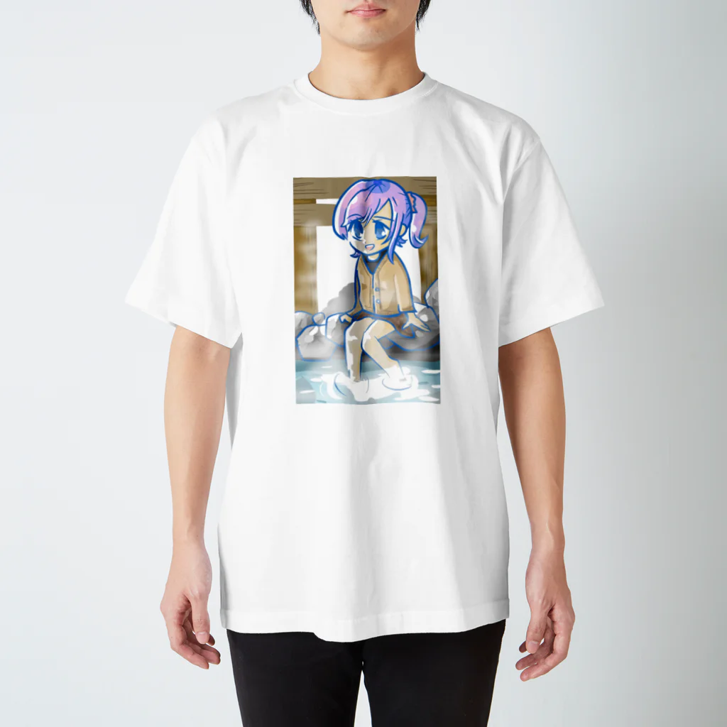 ももにゅの足湯と女の子 Regular Fit T-Shirt