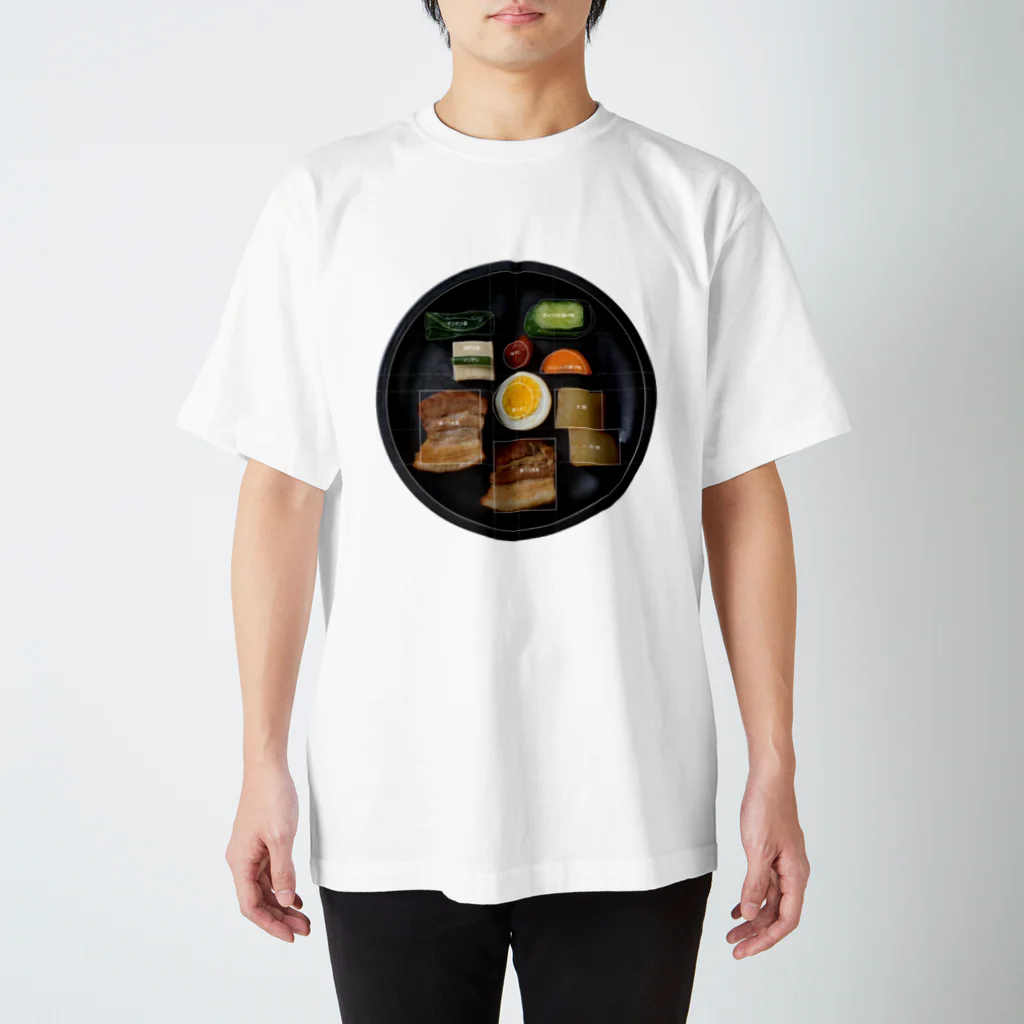 ごはん配膳図の金沢21世紀美術館風に配置した角煮 Regular Fit T-Shirt