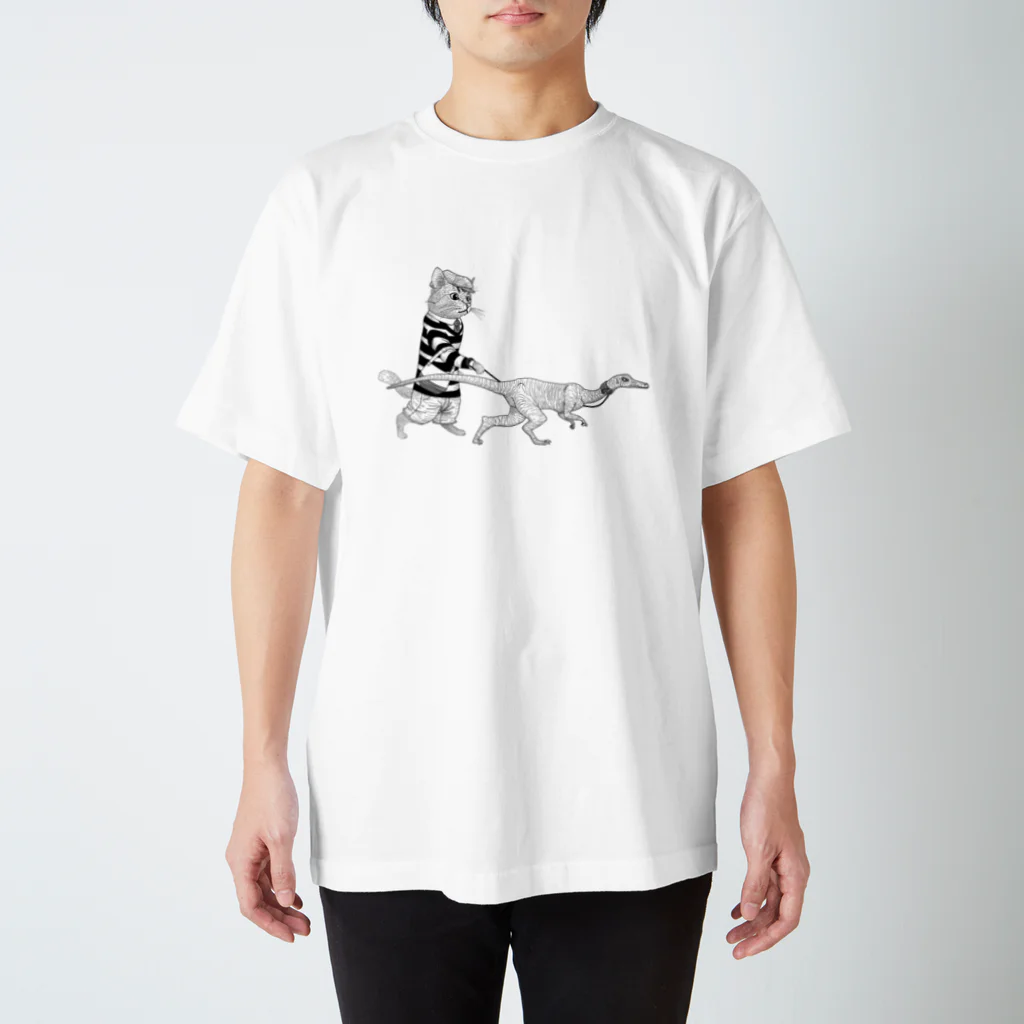 llotollの恐竜を散歩させる猫 Regular Fit T-Shirt