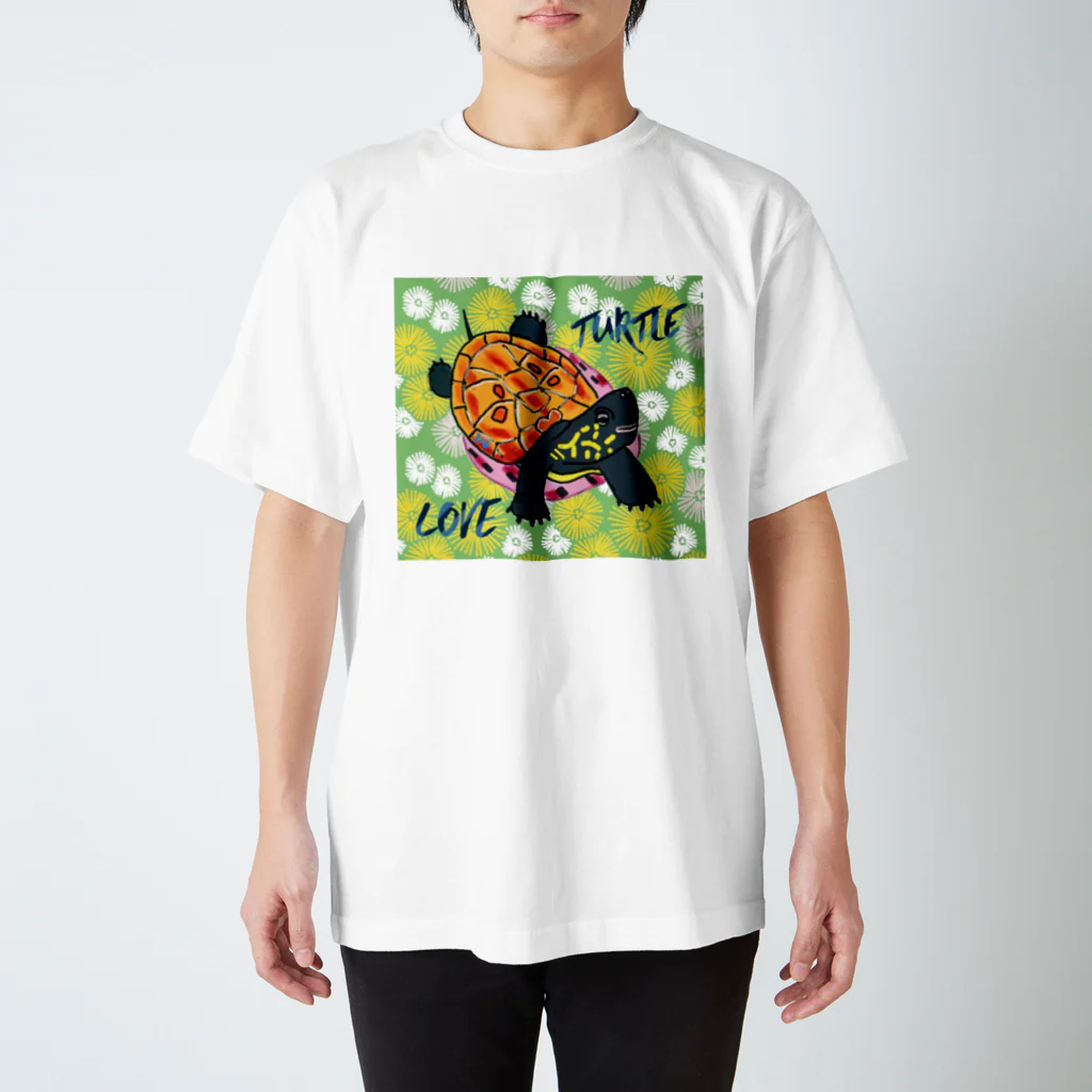 316(MIHIRO)の子亀のクサガメちゃん カラフル スタンダードTシャツ