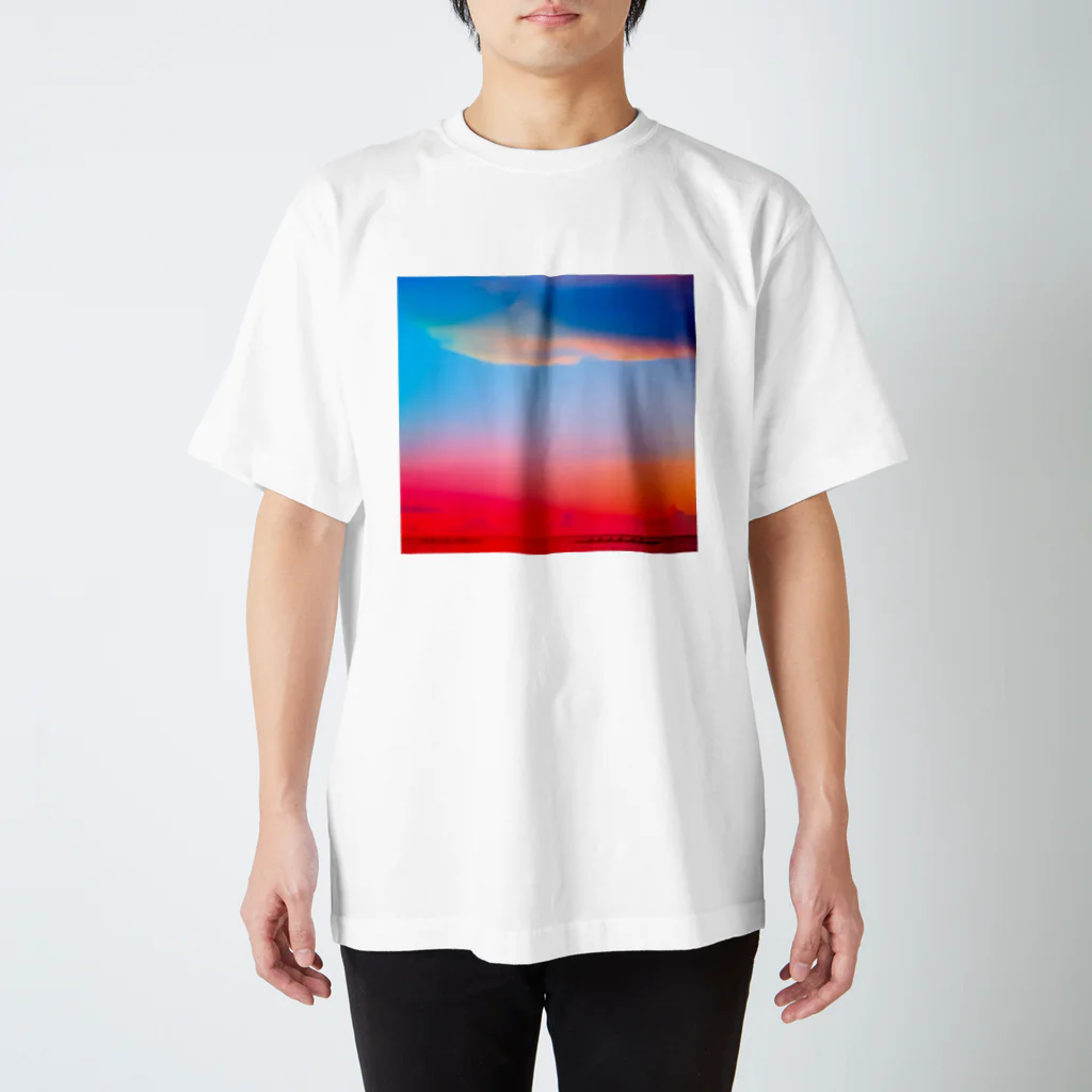 NEON LIGHT STARSの赤富士ひのまる空 Regular Fit T-Shirt