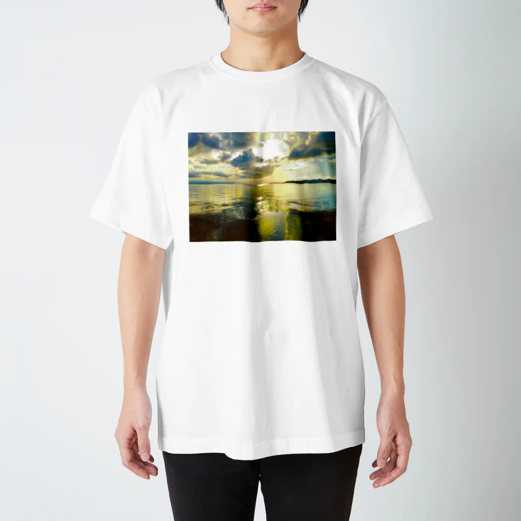 mizuphoto galleryの鏡の世界 スタンダードTシャツ