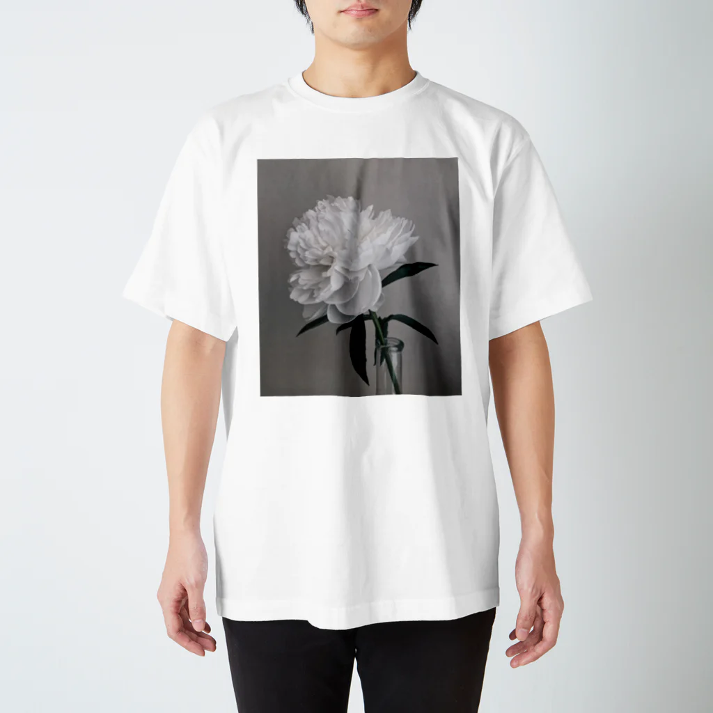 _unknownのWhite peony_3 Regular Fit T-Shirt