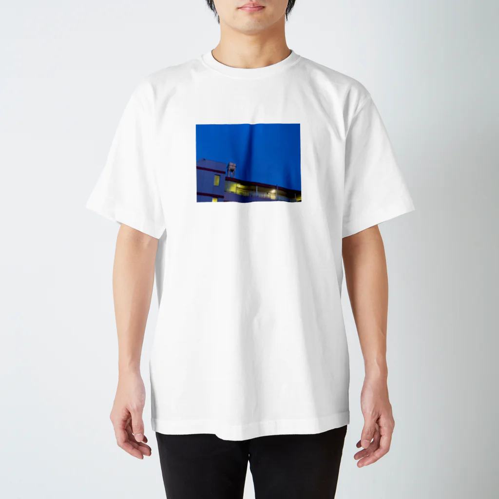 noir_1927の日の落ちた団地 スタンダードTシャツ