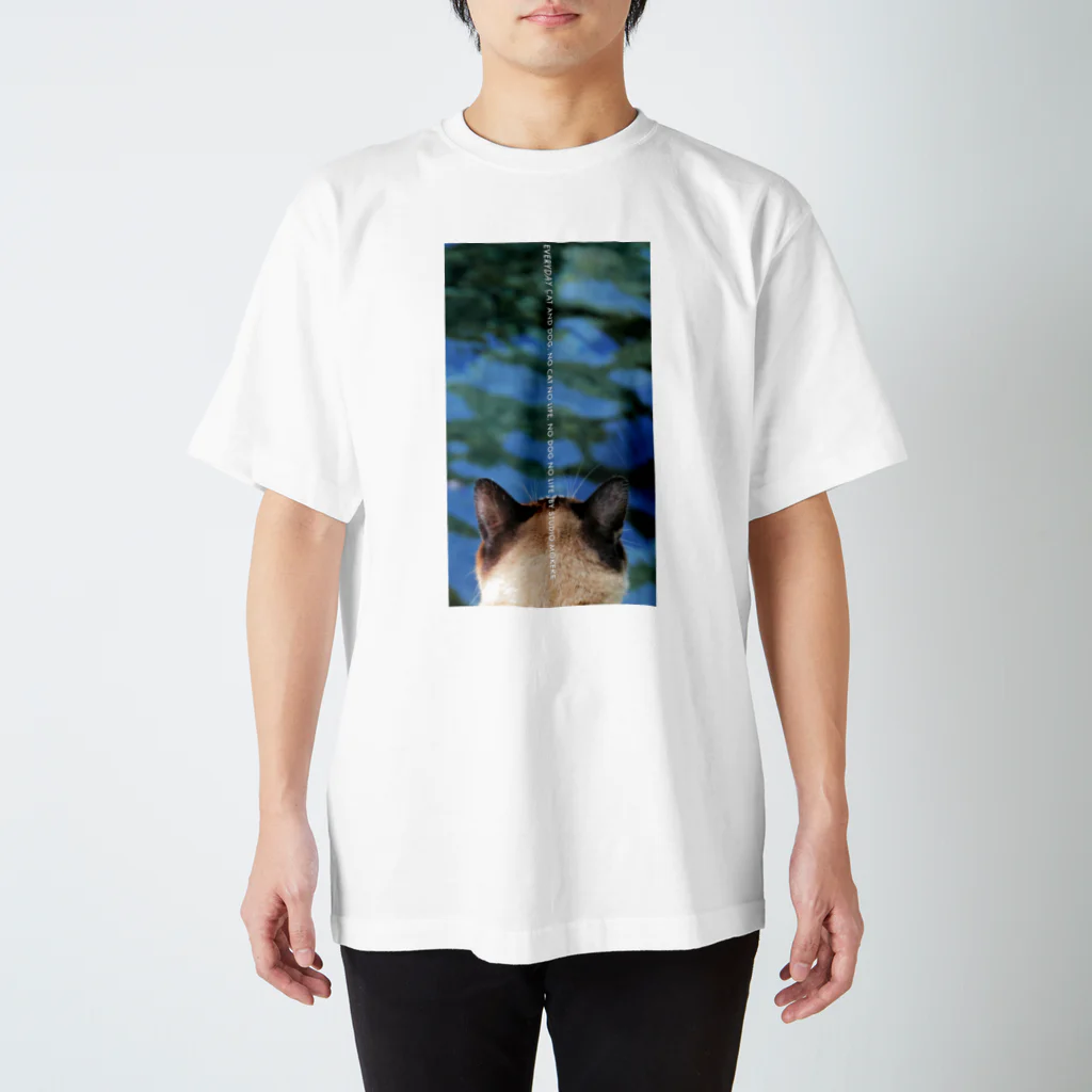 もけけ工房 SUZURI店の川を見る Regular Fit T-Shirt