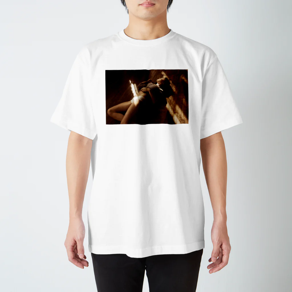 TAKE_HのClaudia_Photographer スタンダードTシャツ