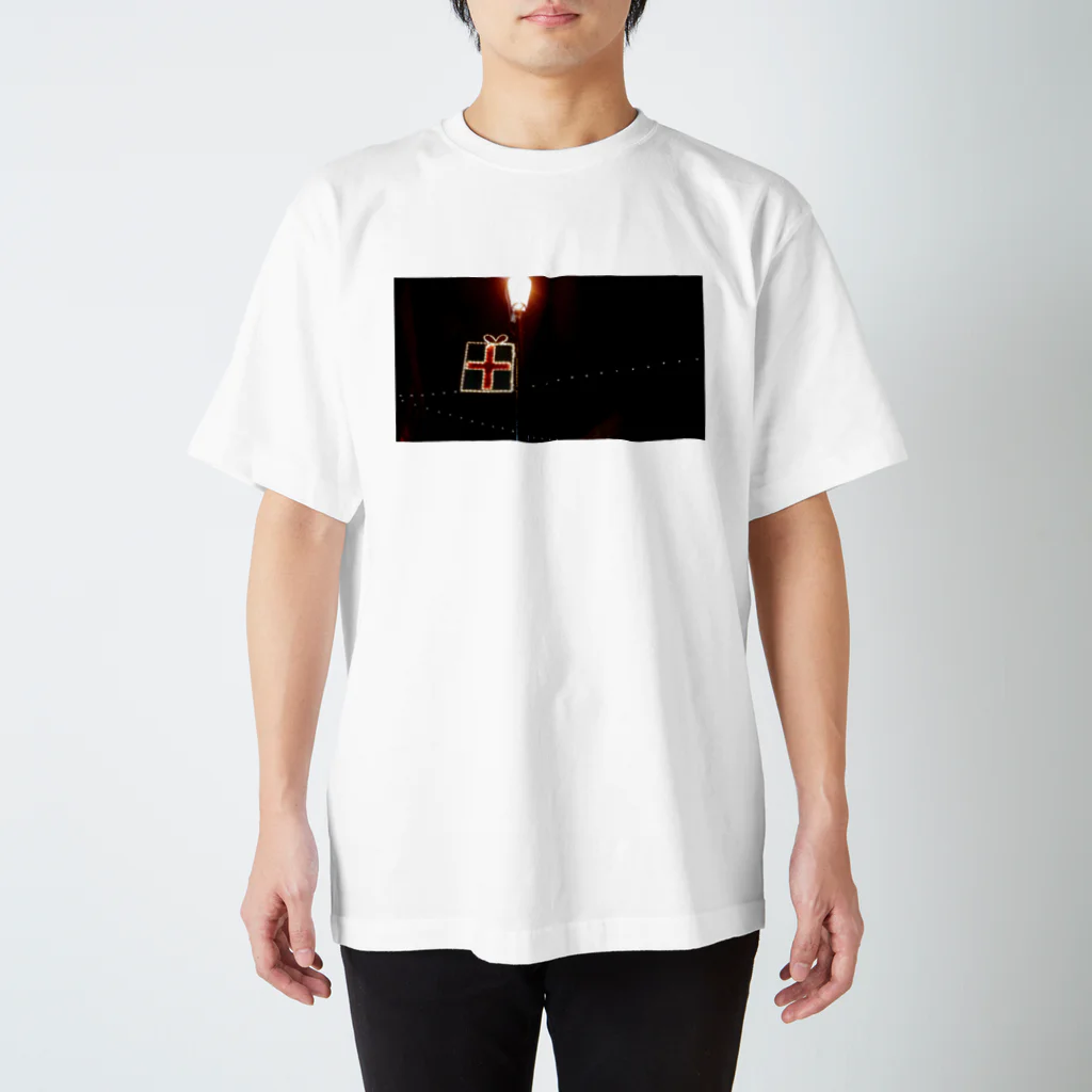 hinatabocconのイギリスの外灯 Regular Fit T-Shirt