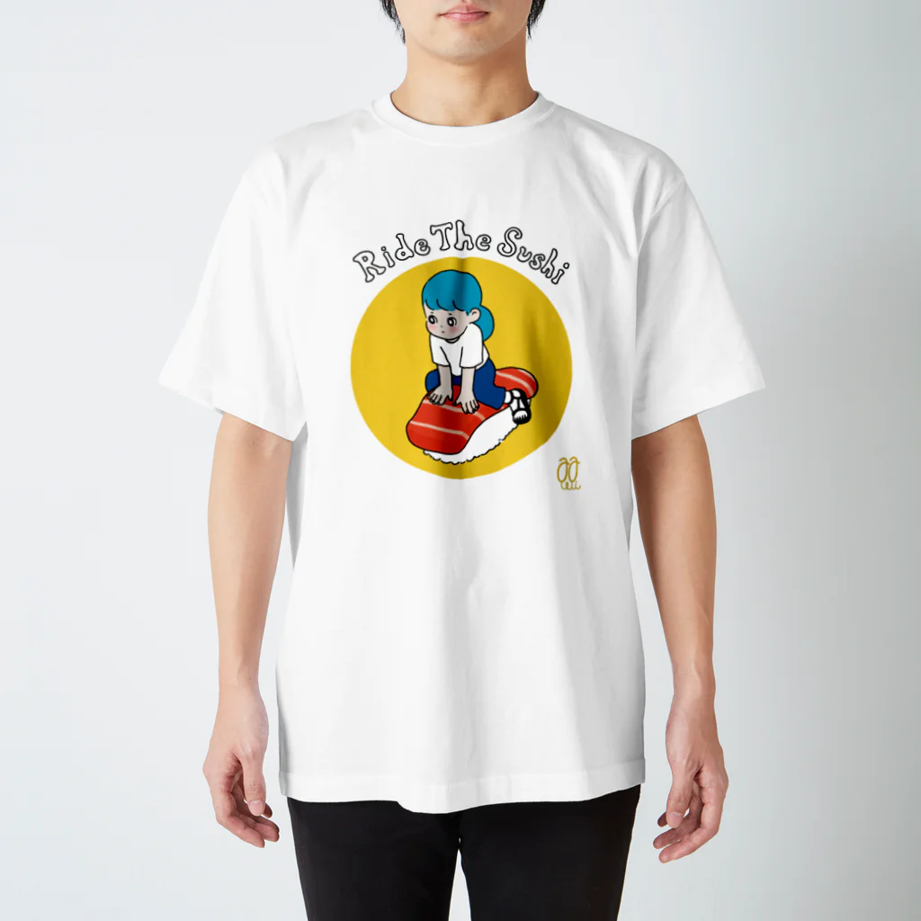 あわいの寿司に乗る女の子 Regular Fit T-Shirt