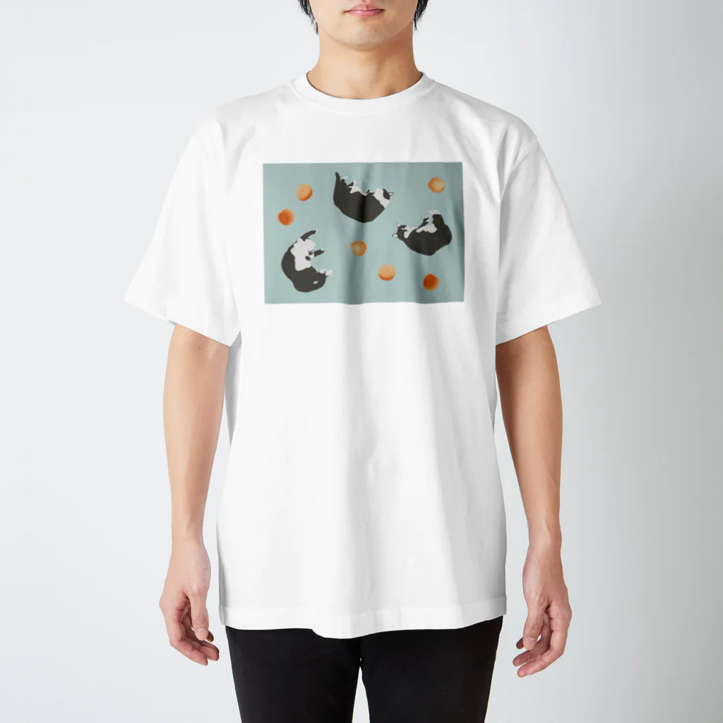 Umiの猫と桃 Regular Fit T-Shirt