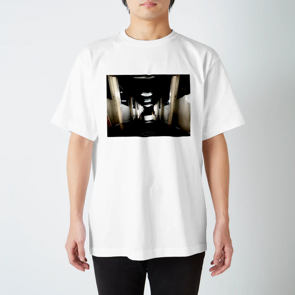 M.T. のEMOシリーズ 終日 Regular Fit T-Shirt