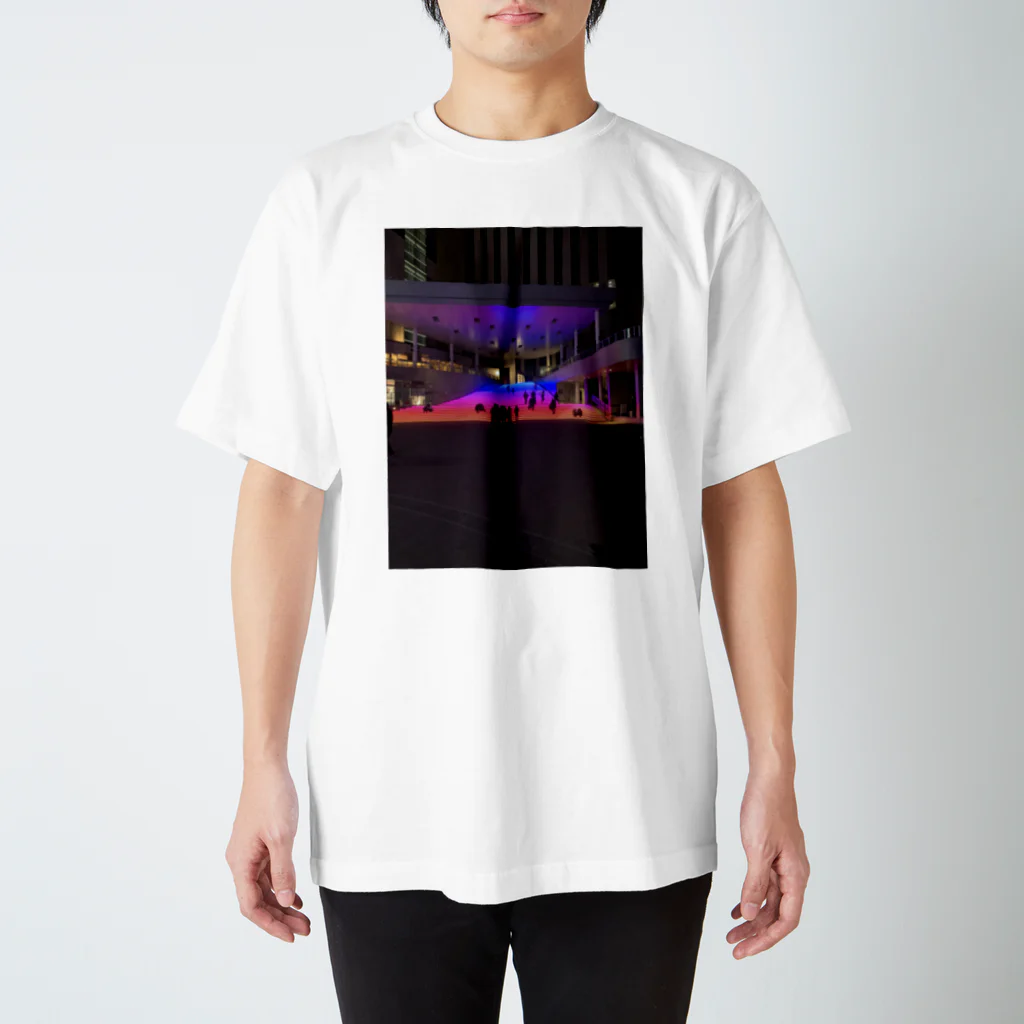 leo_leoの海外シャツみたい Regular Fit T-Shirt