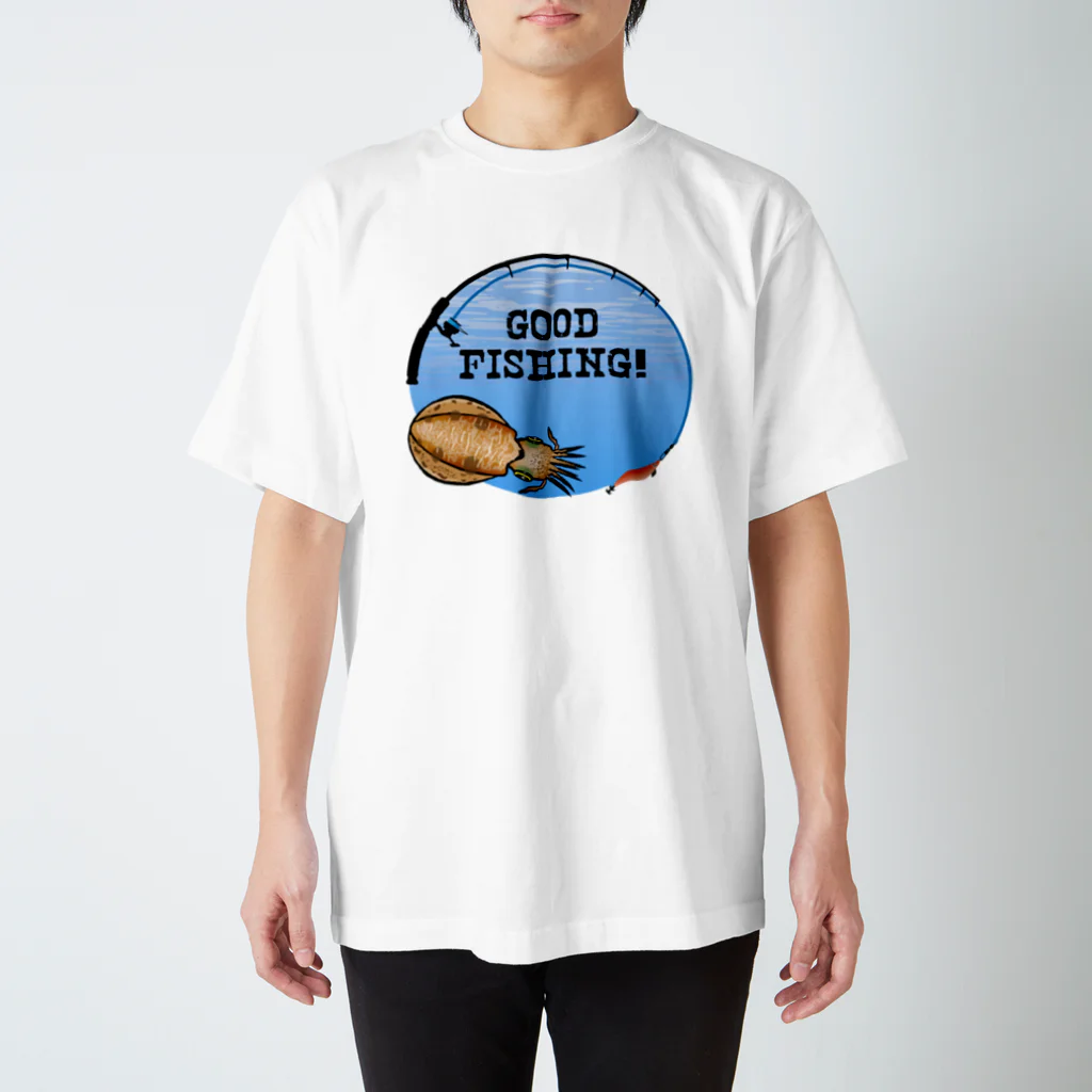 猫と釣り人のアオリイカ_1_C Regular Fit T-Shirt