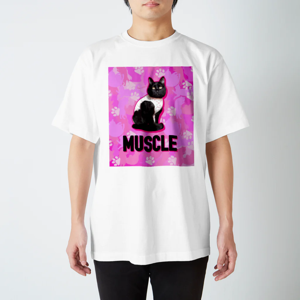 保護猫支援ショップ・パール女将のお宿のマッスルニャンコ　迷彩　カモフラ　ピンク スタンダードTシャツ