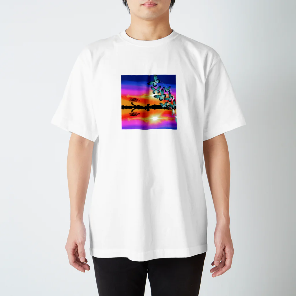 madのザルモクシスオオアゲハとサバンナの夕日 スタンダードTシャツ