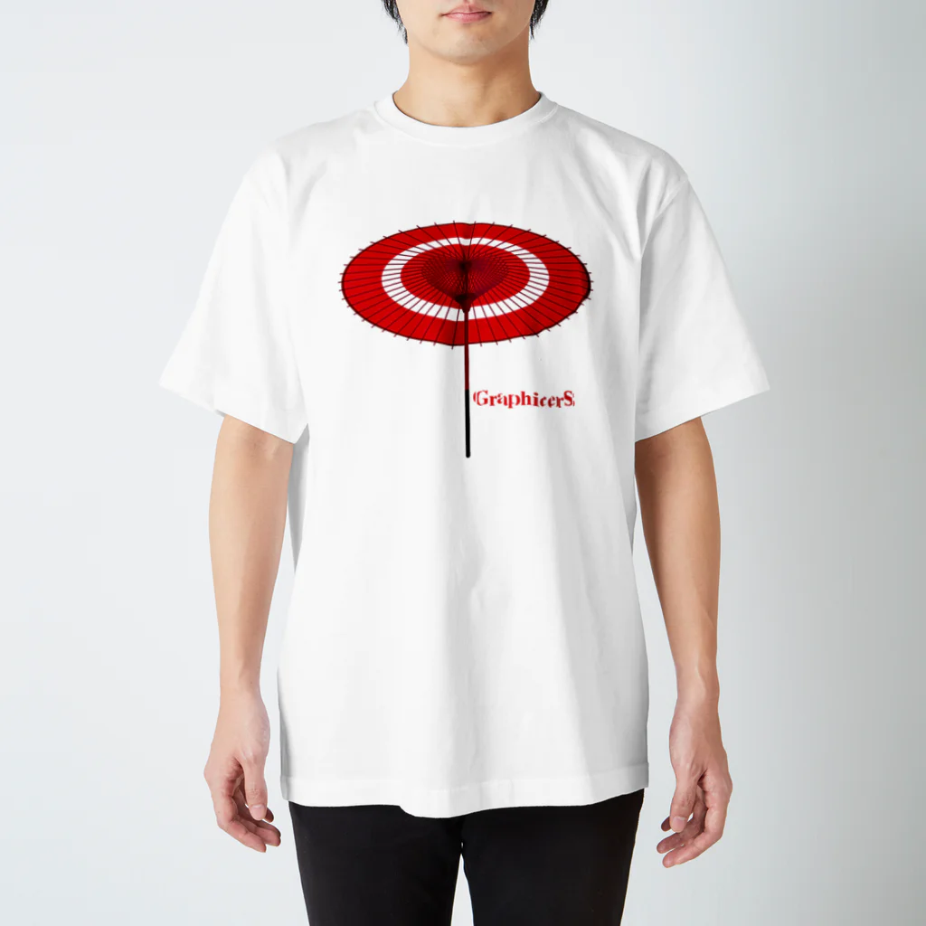 Graphicersの赤い傘 Regular Fit T-Shirt